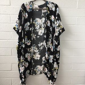 NWOT Brandy Melville Floral Alexis Kimono